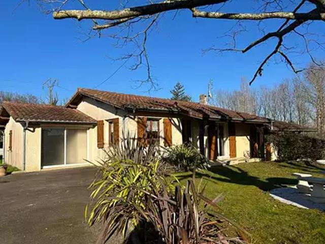 Aire sur l'Adour 40800 Location maison 4 pièces t4 jardin terrasse