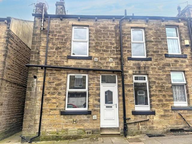 Aire View, Silsden, 2 bed end of terrace house to rent £850 pcm £196 pw