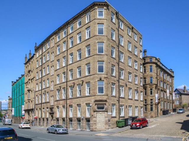 Airedale House, Sunbridge Road, Bradford 2 bed apartment to rent £625 pcm £144 pw