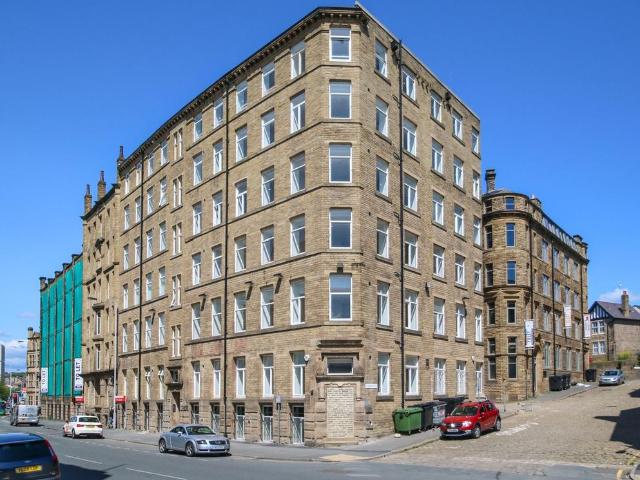 Airedale House, Sunbridge Road, Bradford BD1, 2 bed flat to rent, £625 pcm | PrimeLocation