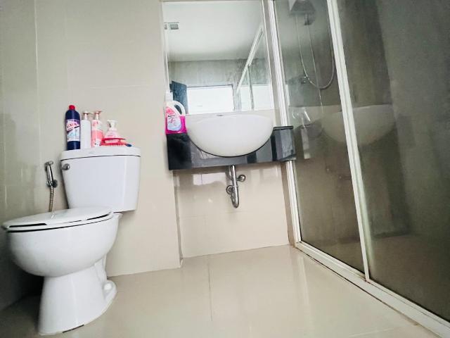 Airlink Residence คอนโดพร้อมอยู่ ชั้นสูง วิวโล่ง | ลาดกระบัง ใกล้สนามบิน ️ ราคาขายเพียง 1.49 ล้านบาท อาคาร 1 ชั้น 8 ชั้นสูง บรรยากาศดี ลมเย็น