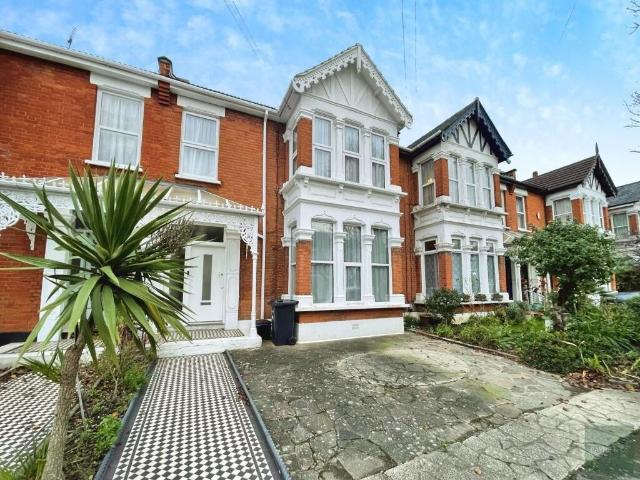 Airlie Gardens, Ilford, Essex IG1, 2 bed flat to rent, £1,950 pcm | PrimeLocation