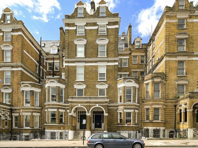 Airlie Gardens, Kensington W8, 2 bed flat to rent, £4,495 pcm | PrimeLocation