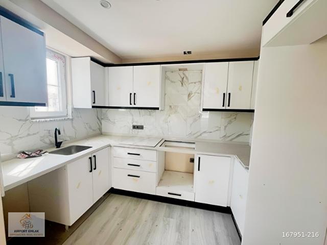 AIRPORT EMLAKTAN ORTACA'DA SATILIK 2+1 FERAH 90m2 ARA KAT DAİRE
