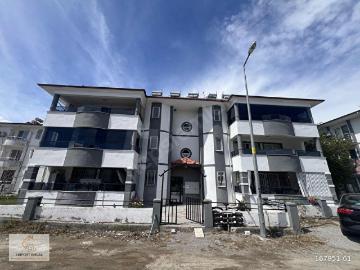 Airport Emlaktan Cumhuriyet Mah. 3+1 Ebeveyn Banyolu Geniş Daire