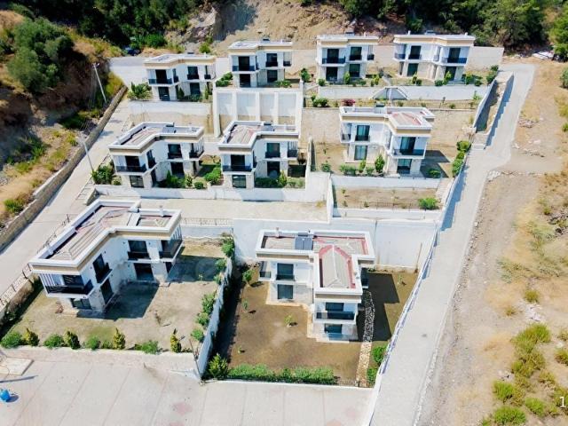 Airport Emlaktan Sarıgermede Deniz Manzaralı 3+1 Kiralık Villa