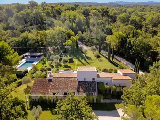 Aix en Provence 13080 Location maison 8 pièces t8 piscine
