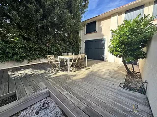 Aix en Provence 13100 Location maison 4 pièces t4 terrasse