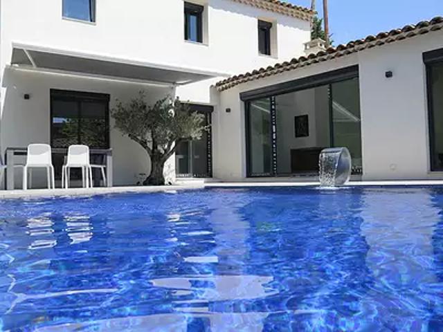 Aix en Provence 13100 Location maison 5 pièces t5 piscine parking