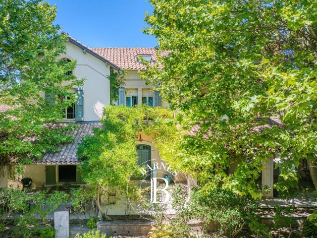 Aix En Provence – À 1 Km Du Centre Ville – Bastide 358 M² –. 313m² Aix en Provence