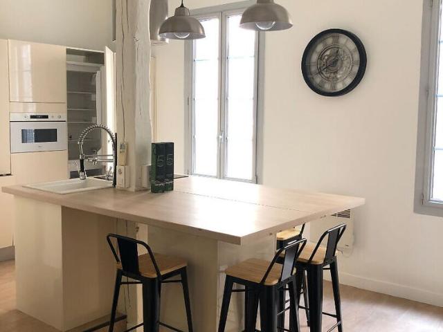 AIX EN PROVENCE A LOUER T3 MEUBLE ET CLIMATISE