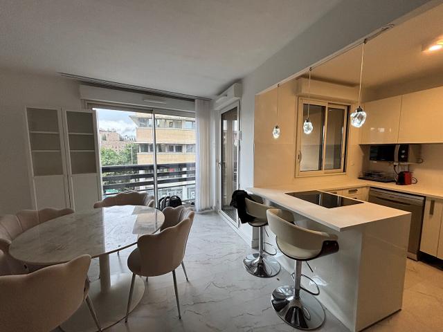 AIX EN PROVENCE A LOUER QUARTIER ROTONDE PRODUIT HAUT DE GAMME A LA LOCATION
