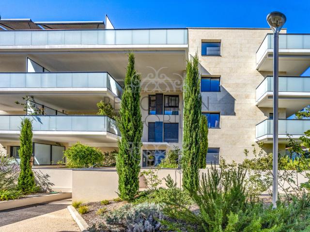 Aix En Provence Appartement Contemporain Avec Jardin Et Ga. 76m² Aix en Provence