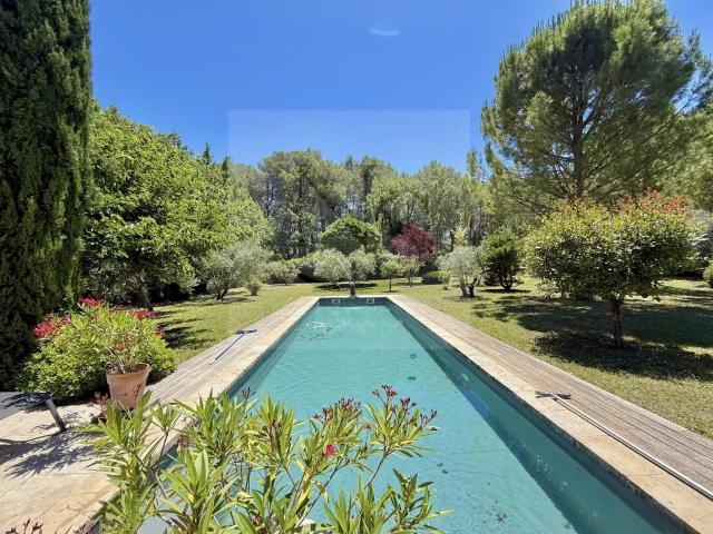 AIX EN PROVENCE / BASTIDE PROCHE CHÂTEAU LA COSTE