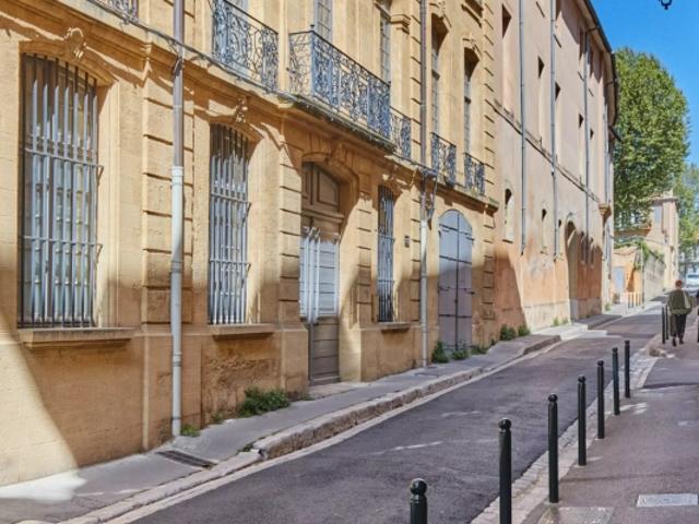 Aix en Provence Hôtel particulier avec jardin