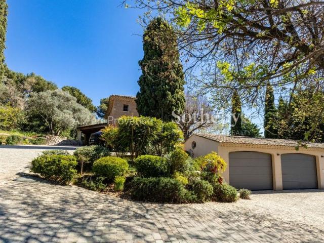 Aix en Provence – LOCATION MEUBLEE Pinchinats | Propriété de caractère en position dominante, parc p