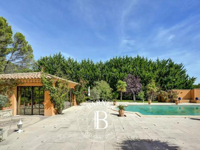 Aix En Provence – Maison d’architecte – 5 chambres – Jardin. 245m² Aix en Provence