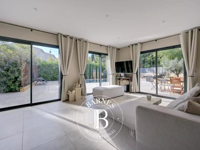 Aix Les Platanes Maison Refaite À Neuf 190 M² 4 Chambr. 190m² Aix en Provence