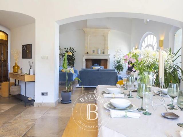 Aix en Provence, Maison 4 Chambres 230 m² en location