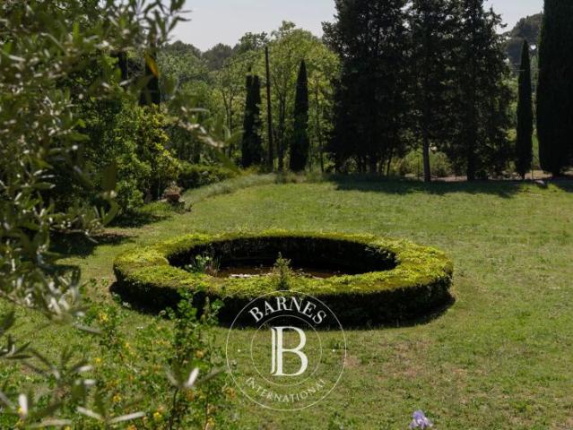 Aix en Provence, Maison 7 Chambres 371 m² en location