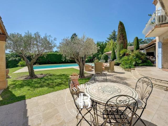 Aix En Provence Mas Provencal – 4 Chambres Piscine – Vue. 308m² Cabriès
