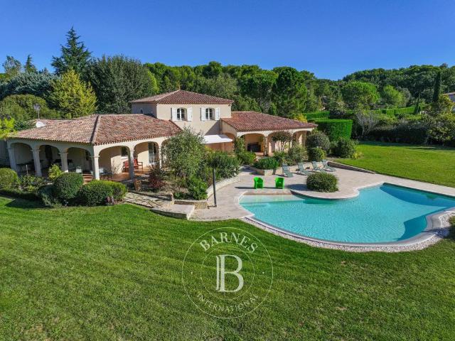 Aix En Provence Nord – Maison 5 Chambres – Bureau – Terrain. 290m² Venelles