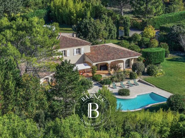 Aix En Provence Nord – Maison 5 Chambres – Bureau – Terrain. 290m² Venelles