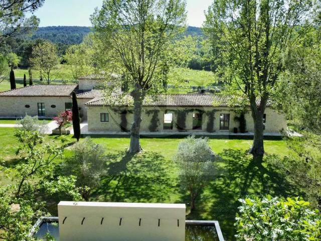 AIX EN PROVENCE / PROPRIÉTÉ D’EXCEPTION EN PIERRE DOMAINE DE 7,4 HA AUX PORTES D’AIX EN PROVENCE