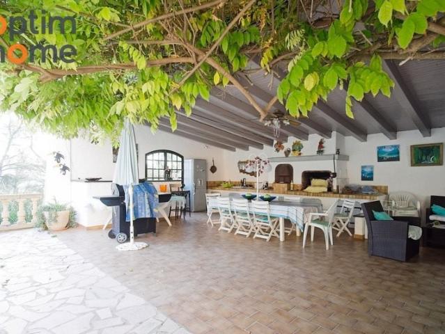 Aix En Provence – Propriété familiale et multi usages de 360. 360m² Aix en Provence