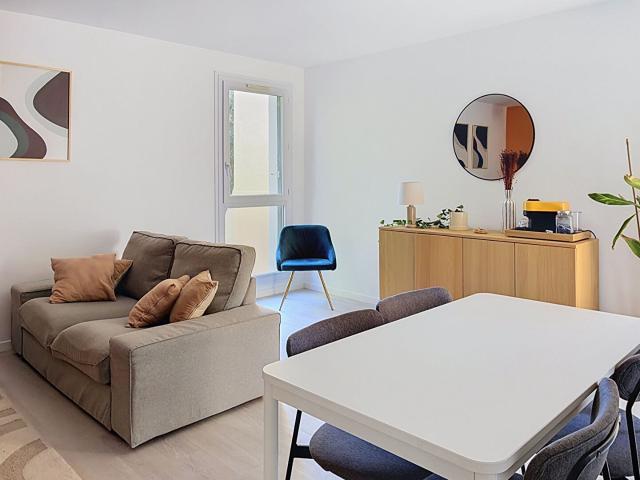 AIX OUEST T2 MEUBLE COCOONING REFAIT À NEUF AVEC LOGGIA