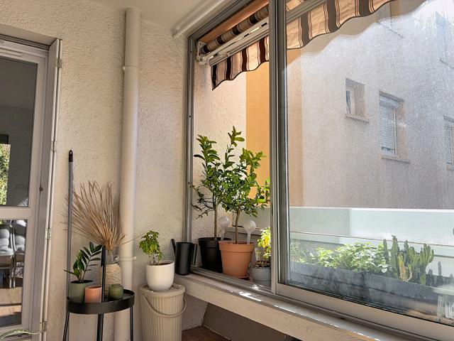 AIX OUEST T2 MEUBLE COCOONING REFAIT À NEUF AVEC LOGGIA
