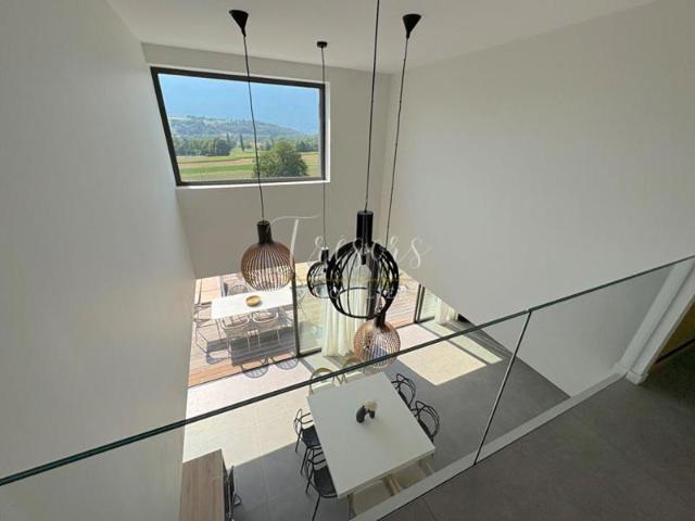 AIX LES BAINS MERY Villa d'architecte de 186 m2 avec piscine à débordement