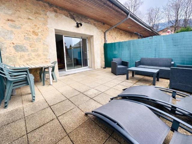 AIX LES BAINS – Appartement esprit maison mitoyenne