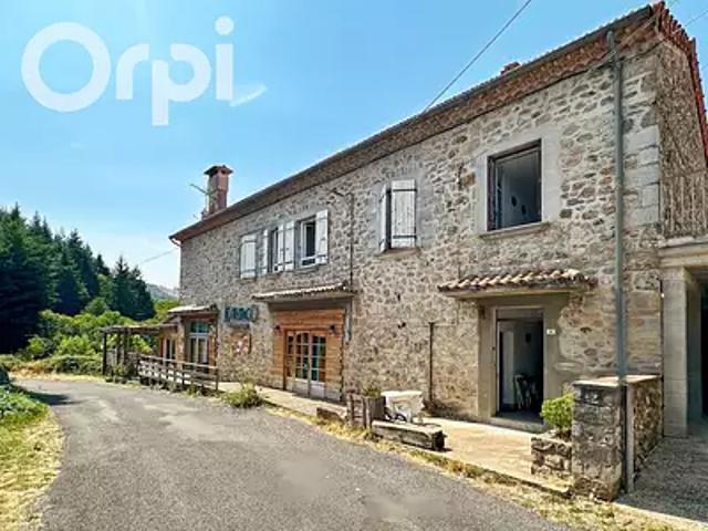 Aizac 07530 Achat / Vente maison 7 pièces t7 jardin terrasse