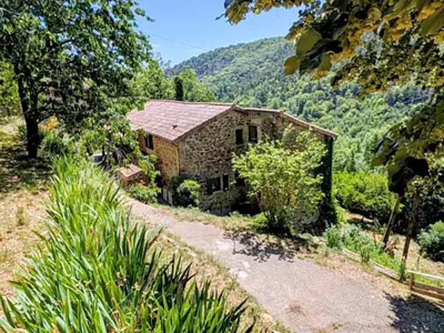 Aizac 07530 Achat / Vente maison 8 pièces t8 parking