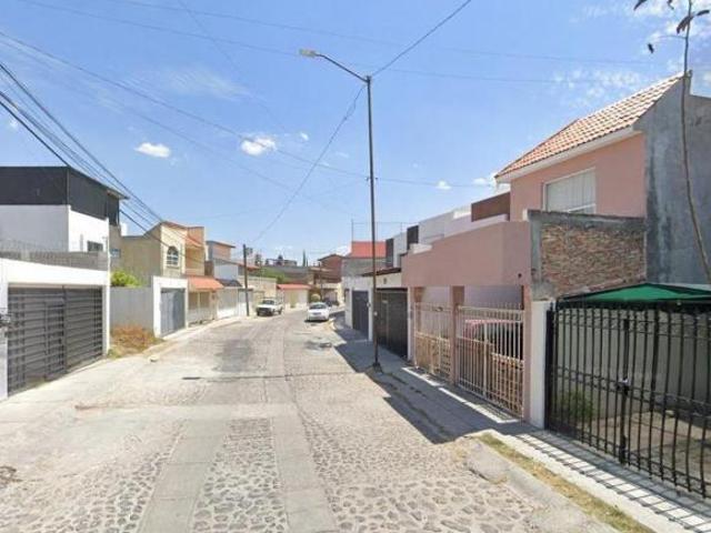 AJ CASA EN VENTA EN LA MISION CELAYA GUANAJUATO