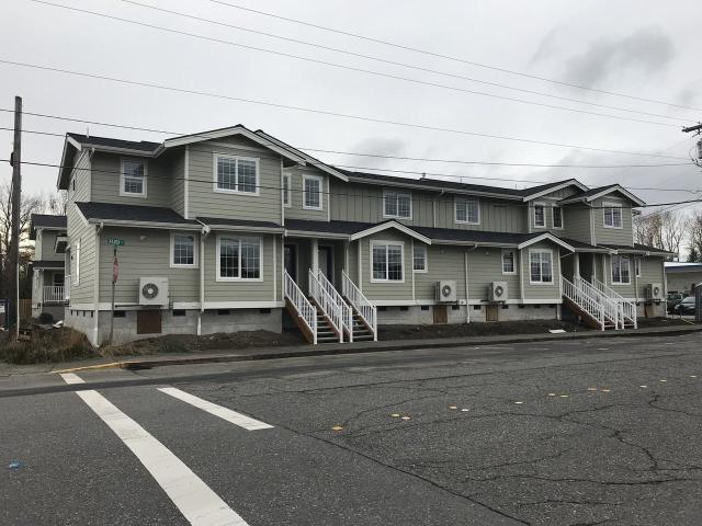 AL2035 3 Bedroom Apartment for Rent at 2035 Alder St, Ferndale, WA 98248