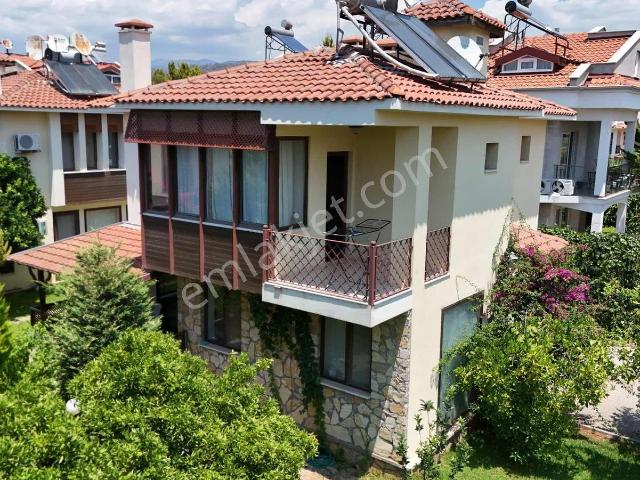 Çalış Ta Plaja Yürüme Mesafesinde Site İçinde Satılık 4+1 Villa