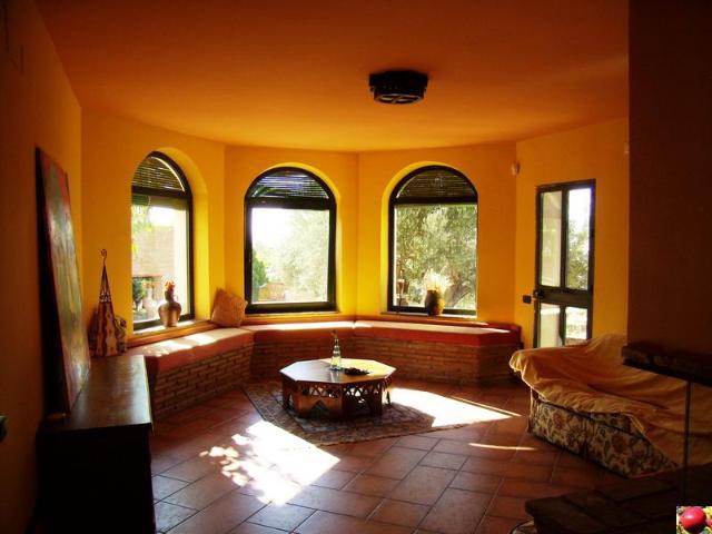 Al aire libre preciosa y grande villa independiente, piscina cubierta, muy bien situado