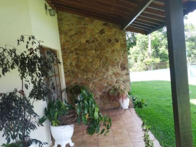 Casa Em Condomínio