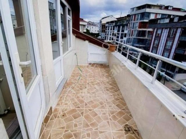 Çalışkan Gyodan Arnavutköyde Kiralık 1+1 Çatı Katı Daire