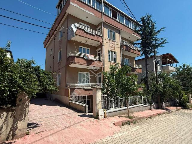 Çalışkan Emlak'tan Kiralık Bağlarbaşı Mah. Lider Harfiyat Altı 4+1 Daire