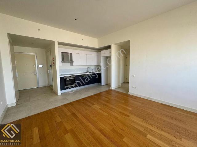 Çalışkandan Sinpaş'ta Ara Kat 1+1 Kiralık Apart