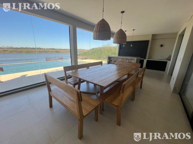 Al lago! Casa en venta Barrio Muelles, Puertos / Escobar