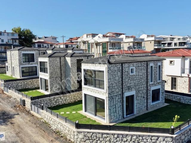 Alışılmışın Dışında Ezber Bozan Dubleks 3+1 Taş Villa
