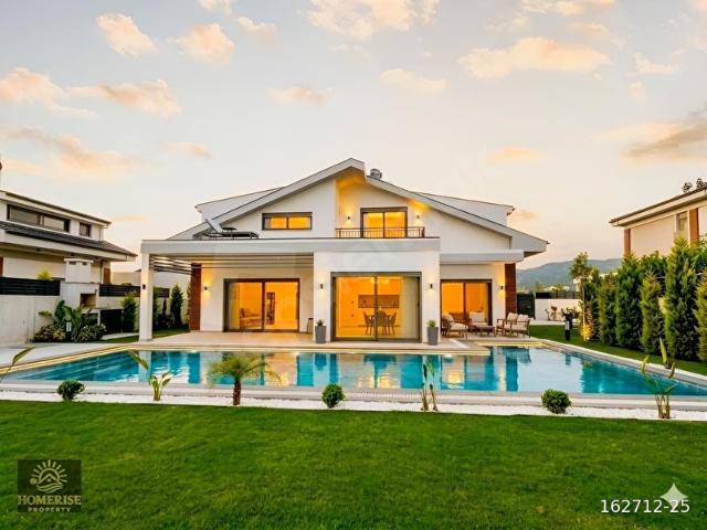 Çalış oteller bölgesinde harika fırsat villa