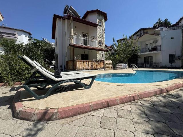 Çalış Plajı Yakını Havuzlu Tripleks Villa Yatırım Fırsatı