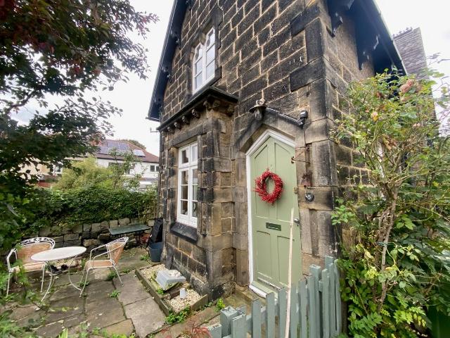Alma Cottages, Leeds LS6, 2 bed cottage to rent, £1,350 pcm | PrimeLocation