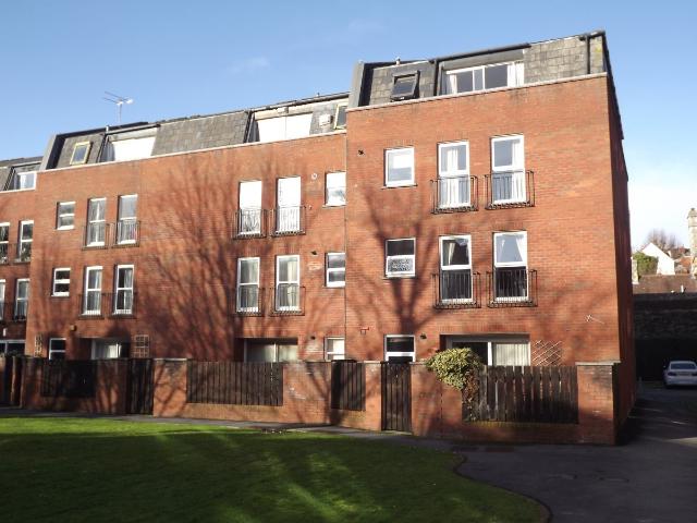 Alma Court, Bristol BS8, 2 bed flat to rent, £1,600 pcm | PrimeLocation