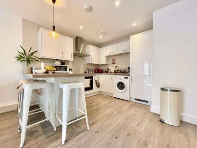 Alma Grove, SE1 4 bed duplex to rent £4,000 pcm £923 pw